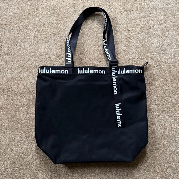 NWOT Lululemon The Rest is Written Black Tote - Picture 4 of 8